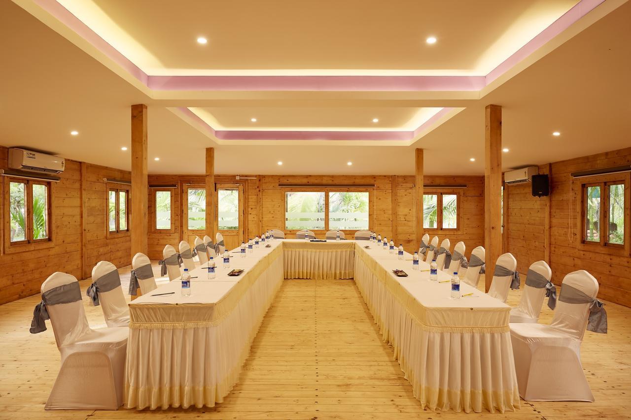 Sterling Anaikatti Hotel Varagampadi Exterior photo