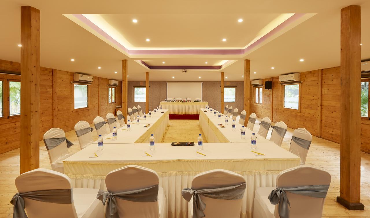 Sterling Anaikatti Hotel Varagampadi Exterior photo
